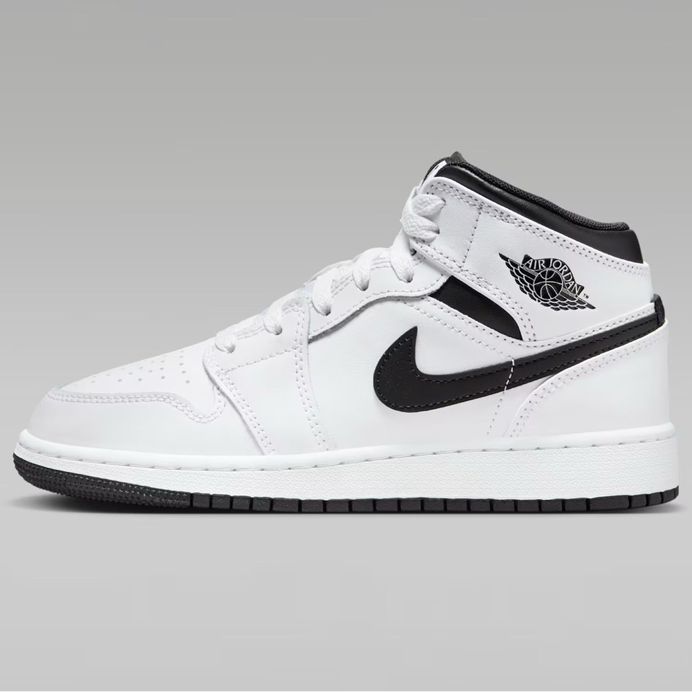 Nike Air Jordan Mid White Black